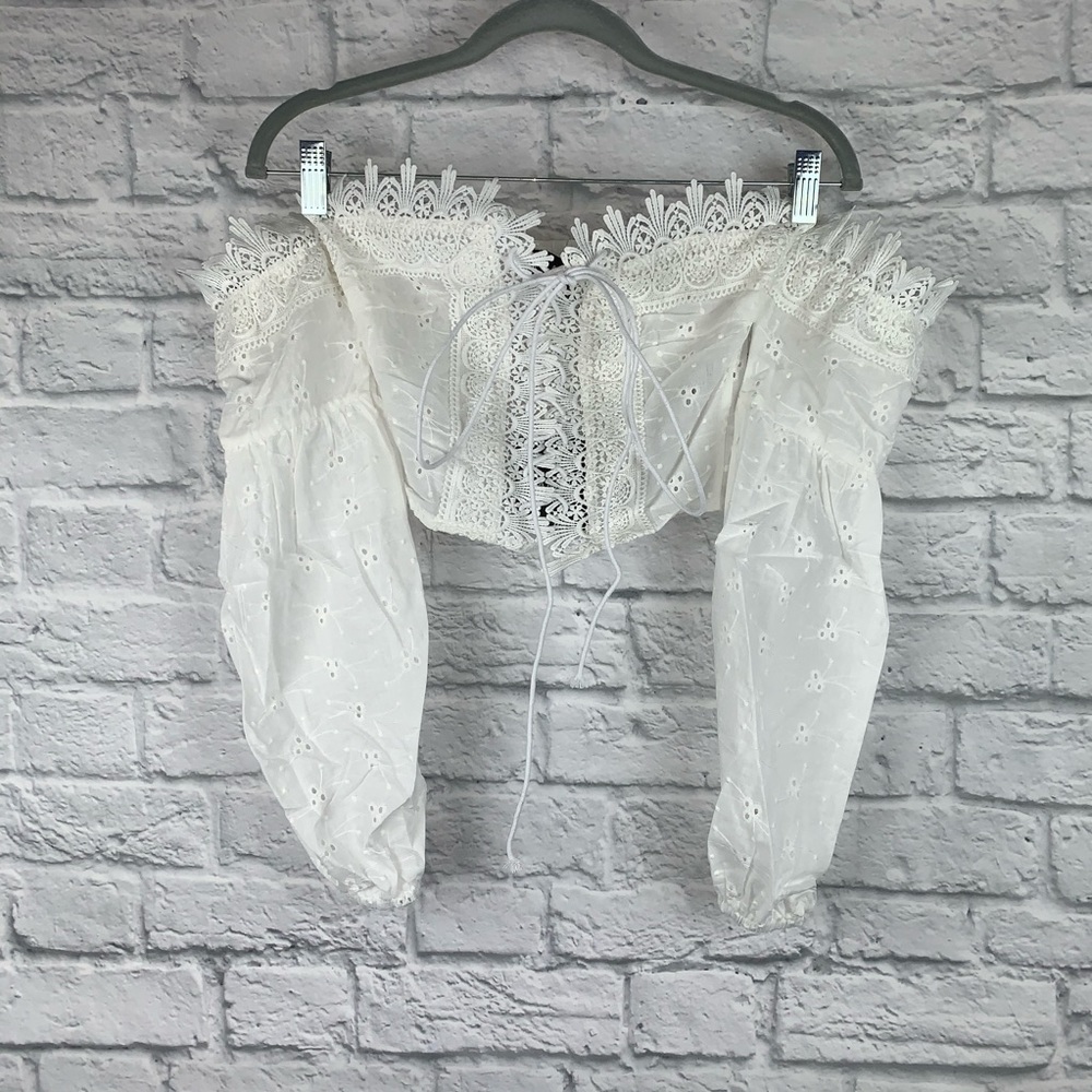 ☁️Broderie Eyelet Lace Up Puff Sleeve Crop Top - Picture 8 of 8